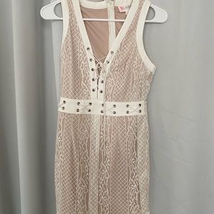 L’atiste Lace Dress
